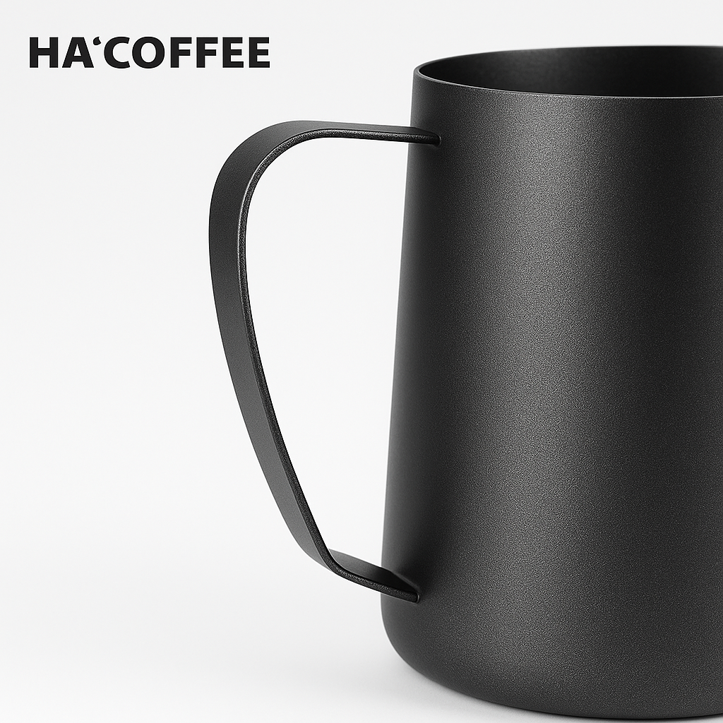 HA'COFFEE Premium Milk Frothing Pitcher – 600ml Matte Black Stainless Steel Jug إبريق تبخير الحليب الاحترافي من HA'COFFEE – سعة 600 مل