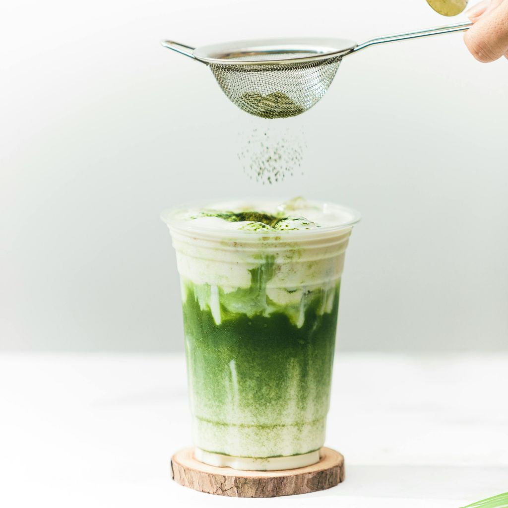 Matcha Ceremony Set – Traditional Bamboo Whisk & Ceramic Bowl-طقم الماتشا الكامل – مضرب بامبو تقليدي ووعاء سيراميك